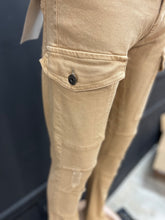 Load image into Gallery viewer, KHAKI JEANS
